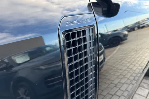 KT73NYG Land Rover Defender 110 3.0 D300 X-Dynamic SE 5dr Thumbnail #30