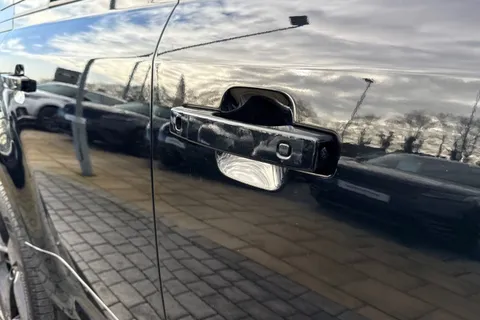 KT73NYG Land Rover Defender 110 3.0 D300 X-Dynamic SE 5dr Thumbnail #31