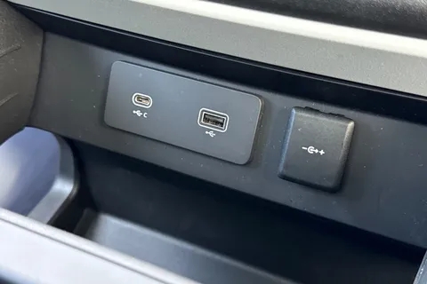 KT73NYG Land Rover Defender 110 3.0 D300 X-Dynamic SE 5dr Thumbnail #44