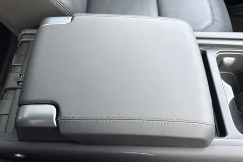 KT73NYG Land Rover Defender 110 3.0 D300 X-Dynamic SE 5dr Thumbnail #46