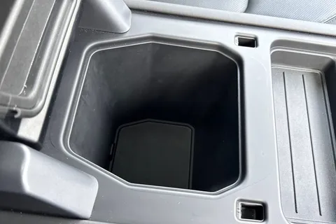 KT73NYG Land Rover Defender 110 3.0 D300 X-Dynamic SE 5dr Thumbnail #47