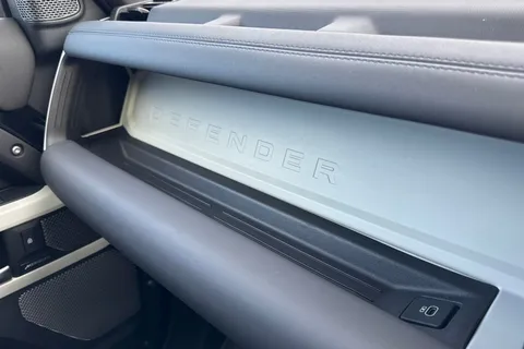 KT73NYG Land Rover Defender 110 3.0 D300 X-Dynamic SE 5dr Thumbnail #49