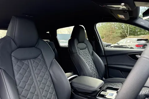  Audi SQ7 4.0 TFSI V8 Black Edition Tiptronic quattro Euro 6 (s/s) 5dr Thumbnail #24