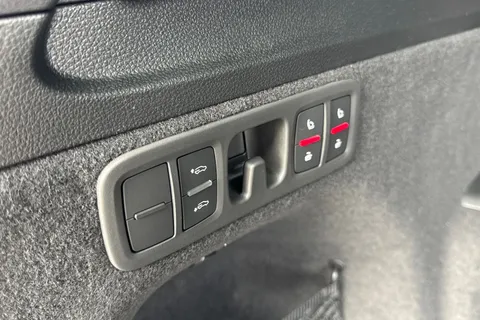  Audi SQ7 4.0 TFSI V8 Black Edition Tiptronic quattro Euro 6 (s/s) 5dr Thumbnail #34