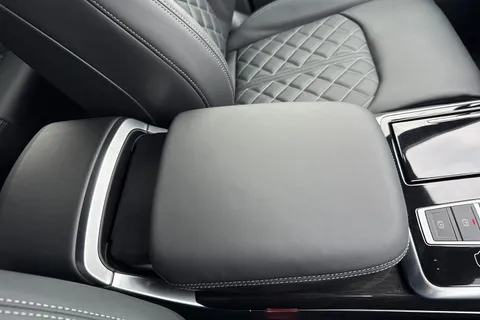  Audi SQ7 4.0 TFSI V8 Black Edition Tiptronic quattro Euro 6 (s/s) 5dr Thumbnail #56