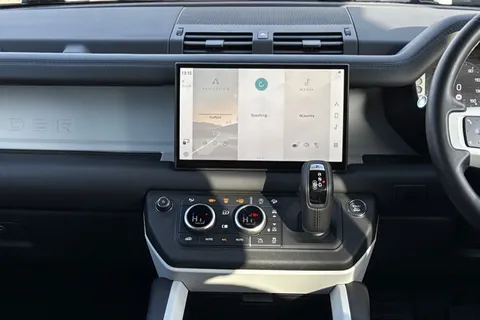 KT74UHS Land Rover Defender 110 3.0 D350 X-Dynamic HSE 5dr Thumbnail #16