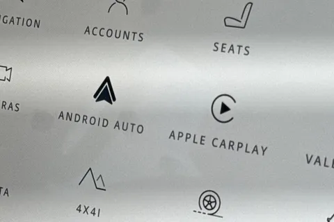 KT74UHS Land Rover Defender 110 3.0 D350 X-Dynamic HSE 5dr Thumbnail #37