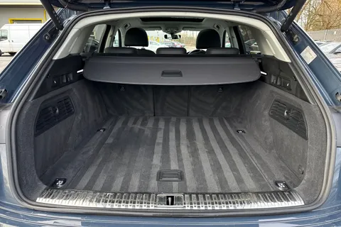 7 of 51 for Audi Q8 e-tron Sport 55 e-tron quattro 300,00 kW