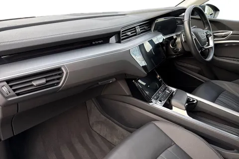 15 of 51 for Audi Q8 e-tron Sport 55 e-tron quattro 300,00 kW