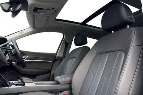 16 of 51 for Audi Q8 e-tron Sport 55 e-tron quattro 300,00 kW