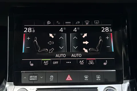 22 of 51 for Audi Q8 e-tron Sport 55 e-tron quattro 300,00 kW