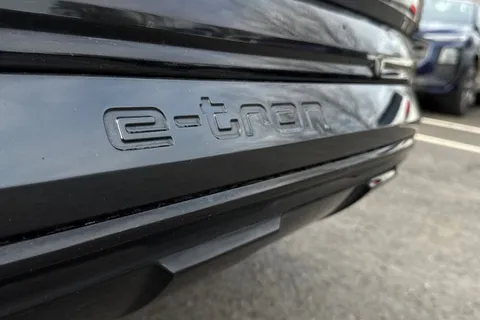 31 of 51 for Audi Q8 e-tron Sport 55 e-tron quattro 300,00 kW