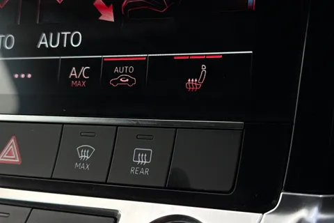 38 of 51 for Audi Q8 e-tron Sport 55 e-tron quattro 300,00 kW