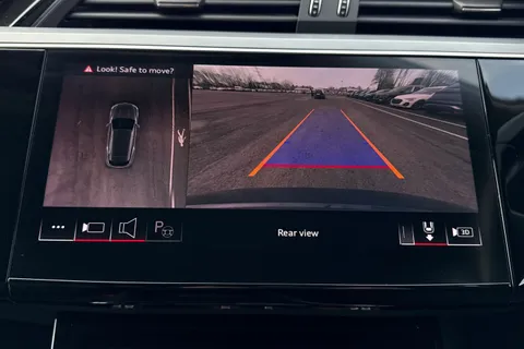 39 of 51 for Audi Q8 e-tron Sport 55 e-tron quattro 300,00 kW