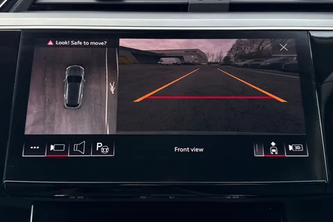 40 of 51 for Audi Q8 e-tron Sport 55 e-tron quattro 300,00 kW