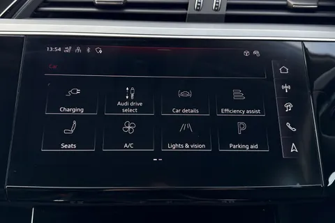 42 of 51 for Audi Q8 e-tron Sport 55 e-tron quattro 300,00 kW