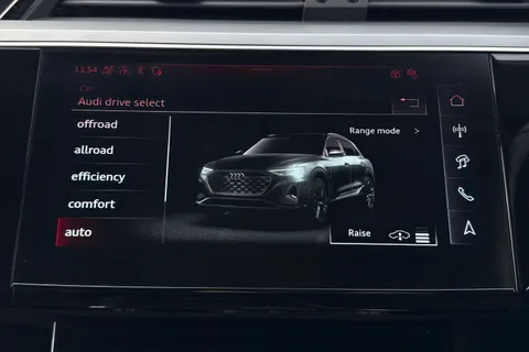 44 of 51 for Audi Q8 e-tron Sport 55 e-tron quattro 300,00 kW