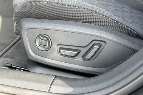 Audi A6 Avant 2.0 TFSI Edition 1 S Tronic Euro 6 (s/s) 5dr Thumbnail #44