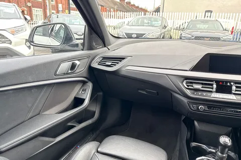 DL70FKM BMW 1 Series 1.5 116d M Sport Euro 6 (s/s) 5dr Thumbnail #15