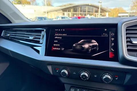 DG72BWX Audi A1 Sport 30 TFSI 110 PS 6-speed Thumbnail #41