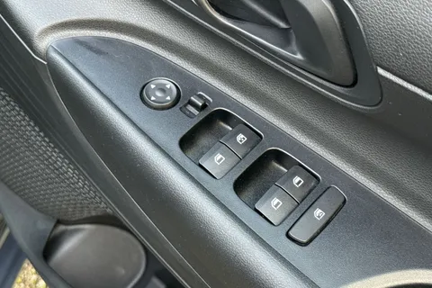 DF22JXJ Hyundai I20 1.0 T-GDi MHEV SE Connect Euro 6 (s/s) 5dr Thumbnail #19