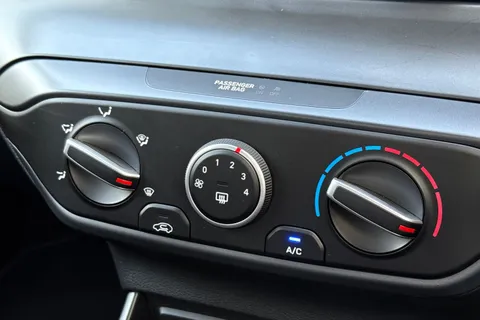 DF22JXJ Hyundai I20 1.0 T-GDi MHEV SE Connect Euro 6 (s/s) 5dr Thumbnail #20