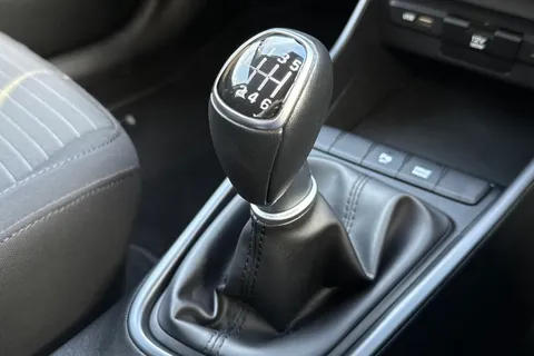 DF22JXJ Hyundai I20 1.0 T-GDi MHEV SE Connect Euro 6 (s/s) 5dr Thumbnail #21