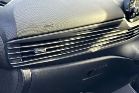 DF22JXJ Hyundai I20 1.0 T-GDi MHEV SE Connect Euro 6 (s/s) 5dr Thumbnail #35