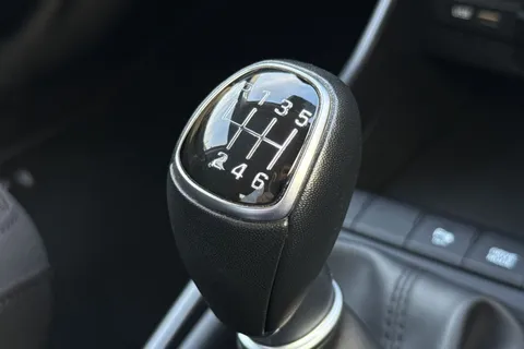 DF22JXJ Hyundai I20 1.0 T-GDi MHEV SE Connect Euro 6 (s/s) 5dr Thumbnail #47