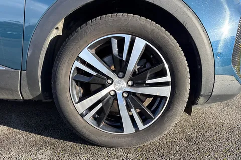 9 of 66 for PEUGEOT 3008 1.6 13.2kWh GT e-EAT Euro 6 (s/s) 5dr