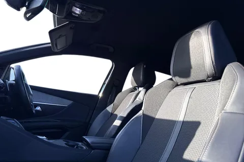 15 of 66 for PEUGEOT 3008 1.6 13.2kWh GT e-EAT Euro 6 (s/s) 5dr