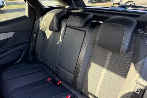 18 of 66 for PEUGEOT 3008 1.6 13.2kWh GT e-EAT Euro 6 (s/s) 5dr