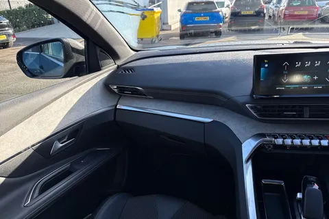 19 of 66 for PEUGEOT 3008 1.6 13.2kWh GT e-EAT Euro 6 (s/s) 5dr