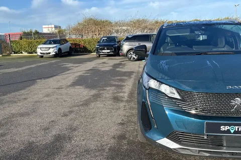 24 of 66 for PEUGEOT 3008 1.6 13.2kWh GT e-EAT Euro 6 (s/s) 5dr