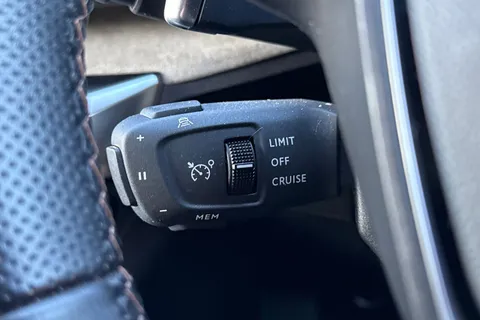 41 of 66 for PEUGEOT 3008 1.6 13.2kWh GT e-EAT Euro 6 (s/s) 5dr