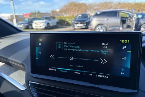 44 of 66 for PEUGEOT 3008 1.6 13.2kWh GT e-EAT Euro 6 (s/s) 5dr