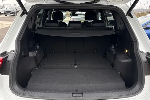 MV22YFP Volkswagen Tiguan Allspace 1.5 TSI R-Line 5dr DSG Thumbnail #11