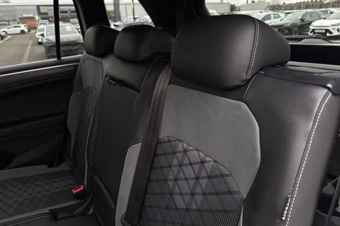 MV22YFP Volkswagen Tiguan Allspace 1.5 TSI R-Line 5dr DSG Thumbnail #15