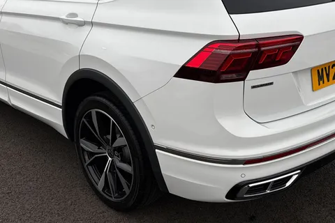 MV22YFP Volkswagen Tiguan Allspace 1.5 TSI R-Line 5dr DSG Thumbnail #17