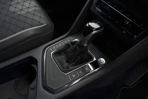 MV22YFP Volkswagen Tiguan Allspace 1.5 TSI R-Line 5dr DSG Thumbnail #21