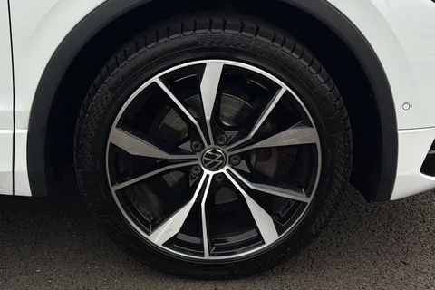 MV22YFP Volkswagen Tiguan Allspace 1.5 TSI R-Line 5dr DSG Thumbnail #25