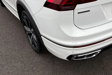 MV22YFP Volkswagen Tiguan Allspace 1.5 TSI R-Line 5dr DSG Thumbnail #32