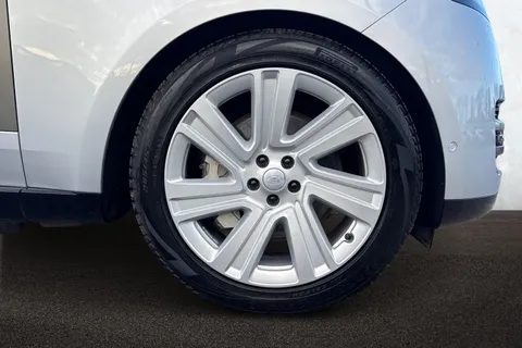 9 of 50 for Land Rover Range Rover 3.0 P460e HSE 5dr