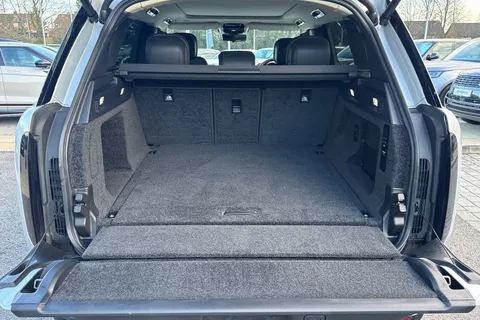 11 of 50 for Land Rover Range Rover 3.0 P460e HSE 5dr