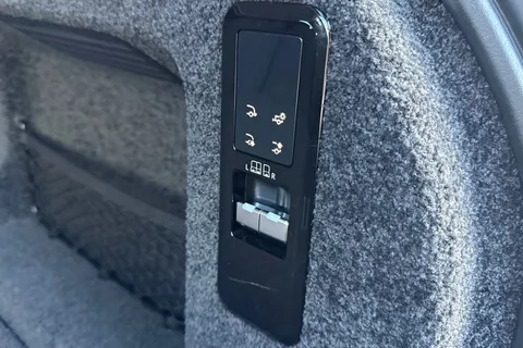 27 of 50 for Land Rover Range Rover 3.0 P460e HSE 5dr