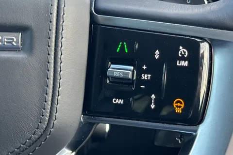 33 of 50 for Land Rover Range Rover 3.0 P460e HSE 5dr