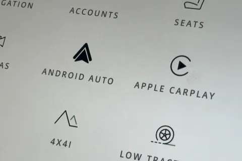 36 of 50 for Land Rover Range Rover 3.0 P460e HSE 5dr