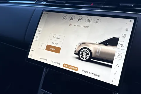 42 of 50 for Land Rover Range Rover 3.0 P460e HSE 5dr