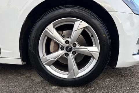 10 of 47 for Audi A6 Saloon Sport 40 TDI quattro 204 PS S tronic