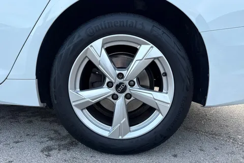 12 of 47 for Audi A6 Saloon Sport 40 TDI quattro 204 PS S tronic